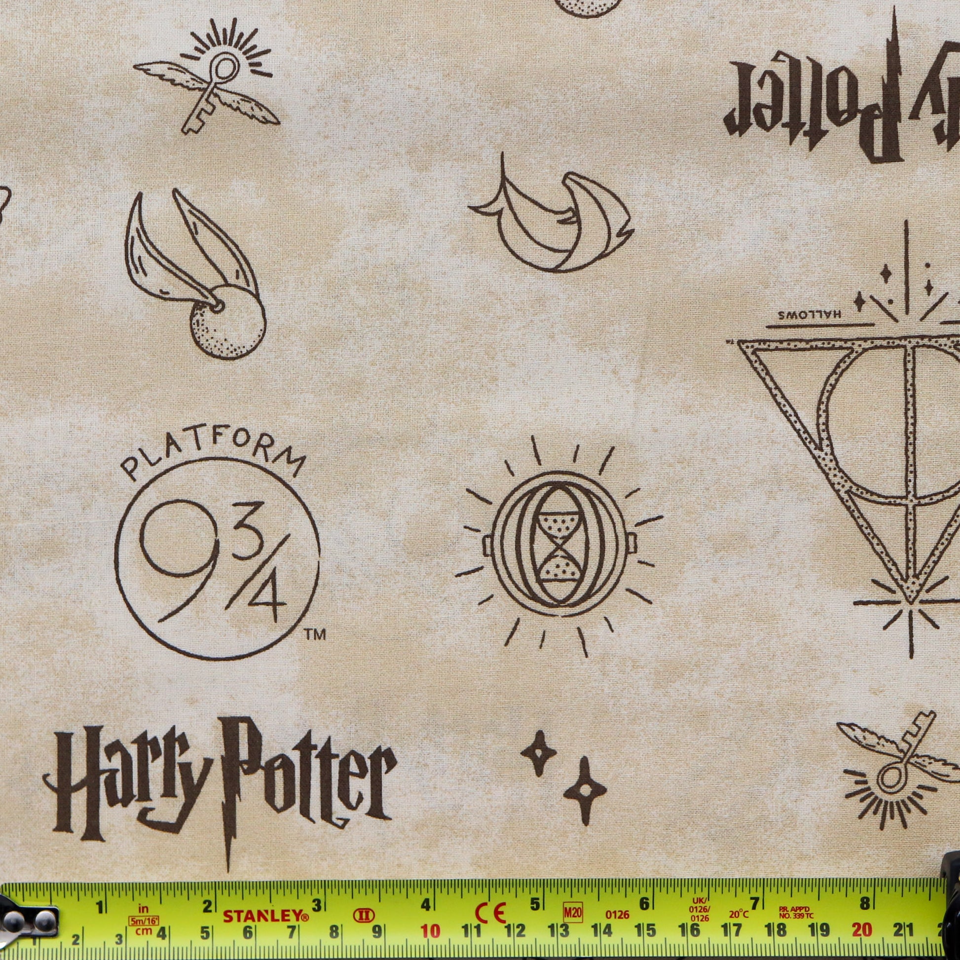 FS635_24 Harry Potter – Golden Snitch (93/4) Cotton Fabric Beige | Fabric | Children, Cotton, Fabric, FS635, Harry Potter, Hogwarts | Fabric Styles